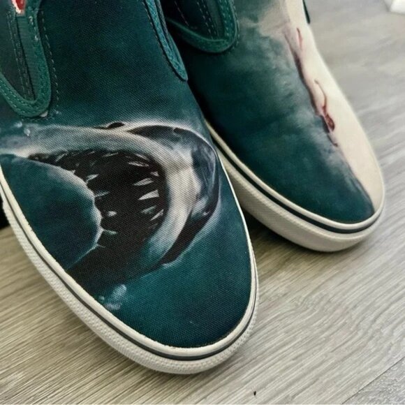 Sperry X Jaws 40th Anniversary Shark Attack Slip On Mens size 9 - Picture 2 of 9
